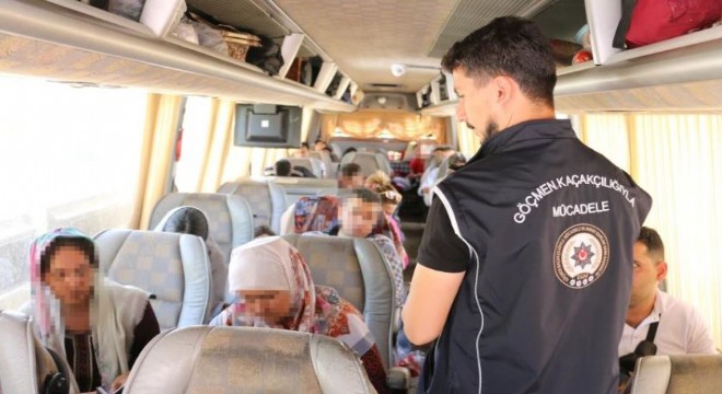  Düzensiz göçle mücadelede 6'ıncı huzur operasyonu